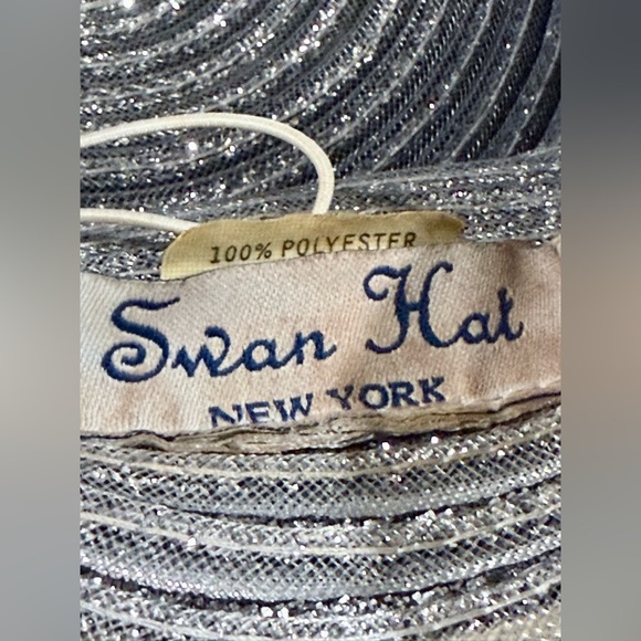 Elegant Women\'s Silver Hat with Glittering Bow main image 5